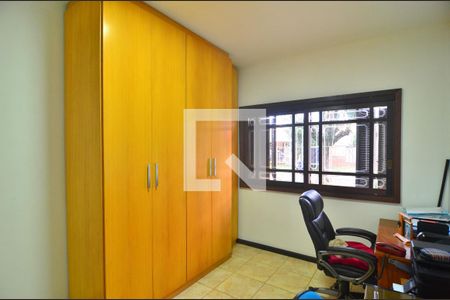 Casa 1 - Quarto 1 de casa à venda com 6 quartos, 239m² em São José, Canoas