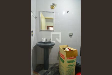 Casa à venda com 239m², 6 quartos e 2 vagasCasa 3 - Banheiro