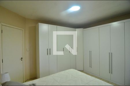 Casa à venda com 239m², 6 quartos e 2 vagasCasa 2 - Quarto 1