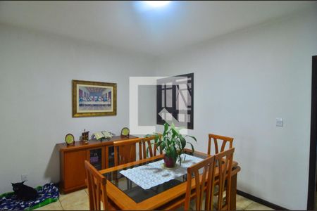 Casa à venda com 239m², 6 quartos e 2 vagasCasa 1 - Sala de jantar