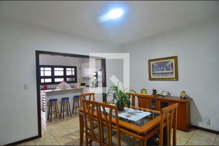 Casa à venda com 239m², 6 quartos e 2 vagasCasa 1 - Sala de jantar
