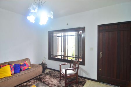 Sala de casa à venda com 6 quartos, 239m² em São José, Canoas