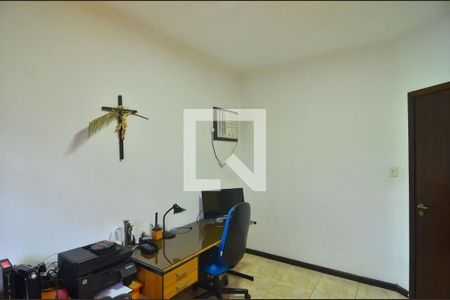 Casa 1 - Quarto 1 de casa à venda com 6 quartos, 239m² em São José, Canoas