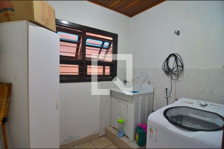 Casa à venda com 239m², 6 quartos e 2 vagasCasa 1 - Área de serviço