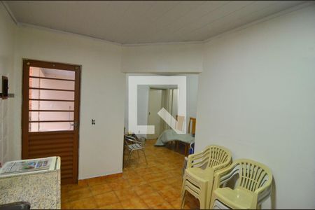 Casa à venda com 239m², 6 quartos e 2 vagasCasa 3 - Cozinha