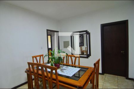 Casa à venda com 239m², 6 quartos e 2 vagasCasa 1 - Sala de jantar