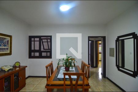 Casa à venda com 239m², 6 quartos e 2 vagasCasa 1 - Sala de jantar