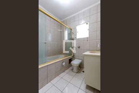 Casa à venda com 195m², 3 quartos e 2 vagasBanheiro