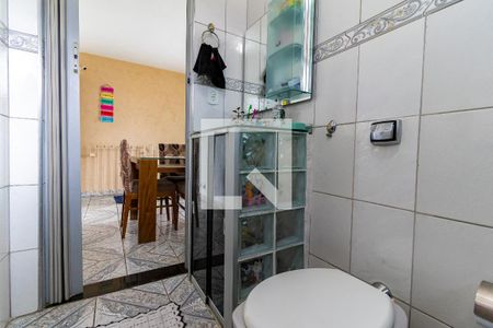 Casa à venda com 200m², 3 quartos e 1 vagaBanheiro 2