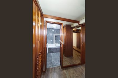 Apartamento à venda com 540m², 4 quartos e 4 vagasCloset Quarto 3 - Suíte