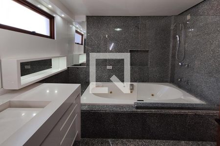 Apartamento à venda com 540m², 4 quartos e 4 vagasBanheiro da Suíte