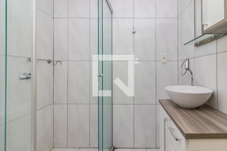 Banheiro de apartamento para alugar com 1 quarto, 45m² em Cristal, Porto Alegre