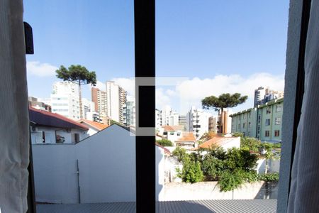 Vista do Quarto 1 de apartamento para alugar com 3 quartos, 70m² em Água Verde, Curitiba