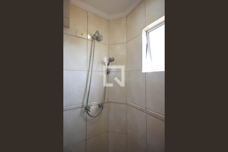 Apartamento para alugar com 145m², 3 quartos e 3 vagasChuveiro do banheiro da suíte 