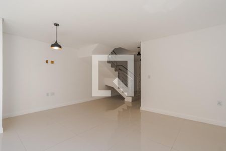 Sala 1 de casa de condomínio à venda com 3 quartos, 130m² em Morro Santana, Porto Alegre