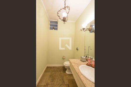 Casa à venda com 848m², 5 quartos e 8 vagasLavabo