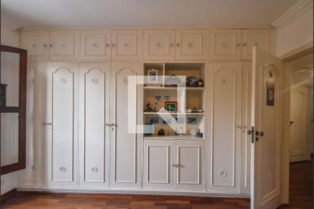 Casa à venda com 848m², 5 quartos e 8 vagasSuíte 02