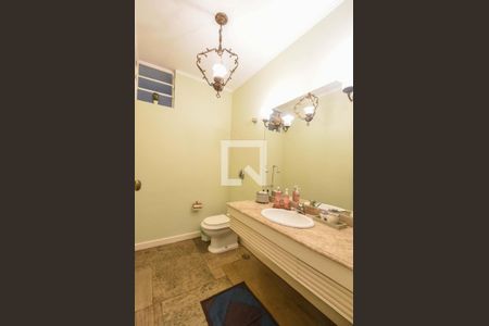 Casa à venda com 848m², 5 quartos e 8 vagasLavabo