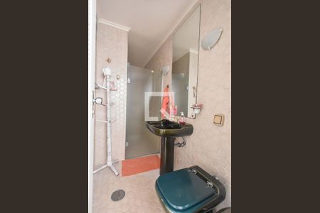 Casa à venda com 848m², 5 quartos e 8 vagasBanheiro Externo