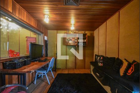 Casa à venda com 848m², 5 quartos e 8 vagasEstúdio 