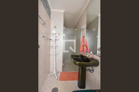 Casa à venda com 848m², 5 quartos e 8 vagasBanheiro Externo