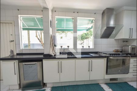 Casa à venda com 848m², 5 quartos e 8 vagasCozinha