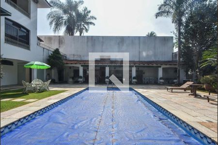 Casa à venda com 848m², 5 quartos e 8 vagasPiscina