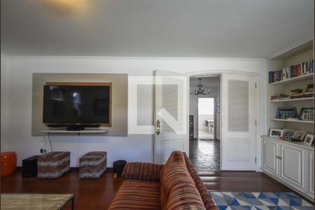 Casa à venda com 848m², 5 quartos e 8 vagasSala de Tv