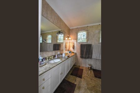 Casa à venda com 848m², 5 quartos e 8 vagasBanheiro Suíte 01