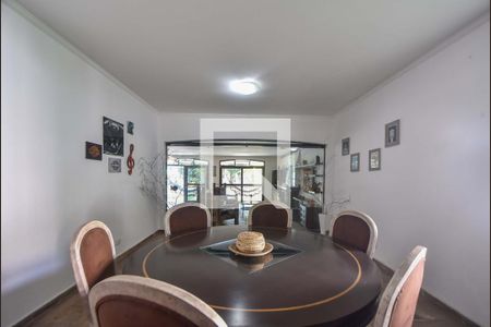 Casa à venda com 848m², 5 quartos e 8 vagasSalão de Festas 