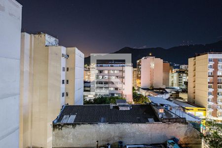 Apartamento à venda com 132m², 3 quartos e 1 vagaÁrea de Serviço Vista