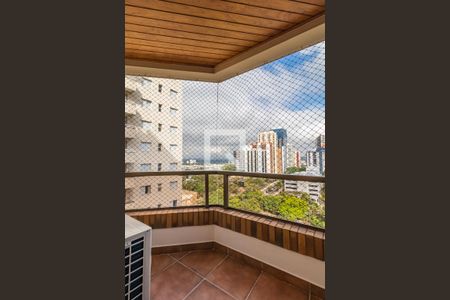 Apartamento à venda com 422m², 4 quartos e 6 vagasVaranda da Suíte 4