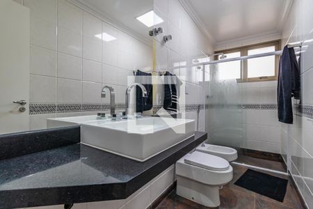 Apartamento à venda com 422m², 4 quartos e 6 vagasBanheiro da Suíte 3