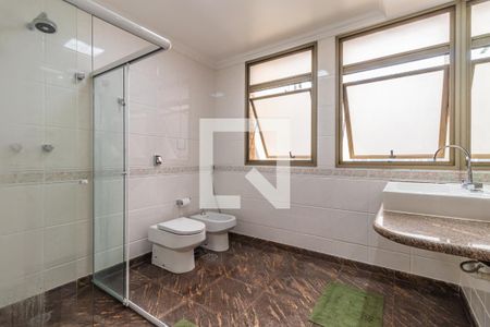 Apartamento à venda com 422m², 4 quartos e 6 vagasBanheiro da Suíte 1