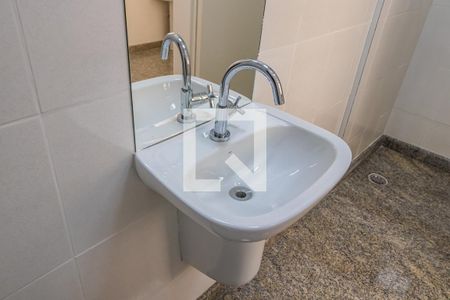 Apartamento à venda com 422m², 4 quartos e 6 vagasDetalhe do Banheiro de Serviço