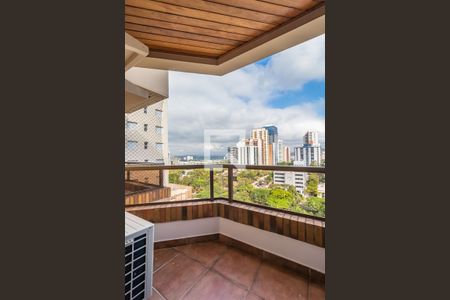 Apartamento à venda com 422m², 4 quartos e 6 vagasVaranda da Suíte 3