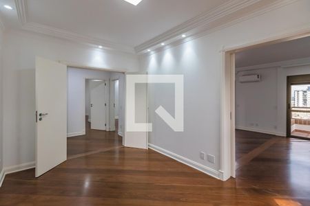 Apartamento à venda com 422m², 4 quartos e 6 vagasSuíte 2