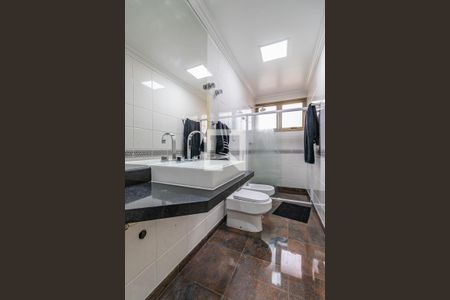 Apartamento à venda com 422m², 4 quartos e 6 vagasBanheiro da Suíte 3