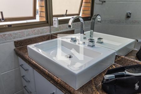 Apartamento à venda com 422m², 4 quartos e 6 vagasDetalhe do Banheiro da Suíte 4