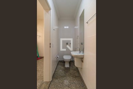 Apartamento à venda com 422m², 4 quartos e 6 vagasBanheiro de Serviço