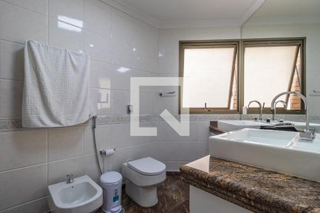 Apartamento à venda com 422m², 4 quartos e 6 vagasBanheiro da Suíte 4