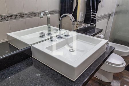 Apartamento à venda com 422m², 4 quartos e 6 vagasDetalhe do Banheiro da Suíte 3