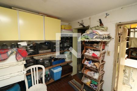 Casa à venda com 270m², 3 quartos e 2 vagasÁrea de Serviço