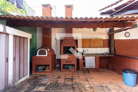 Casa à venda com 200m², 3 quartos e 5 vagasQuintal
