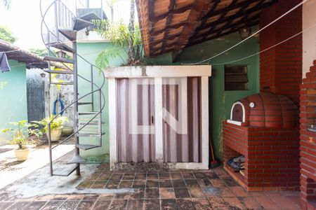 Casa à venda com 200m², 3 quartos e 5 vagasQuintal