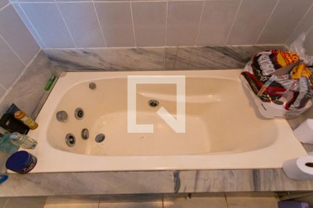 Casa à venda com 200m², 3 quartos e 5 vagasBanheiro da Suíte