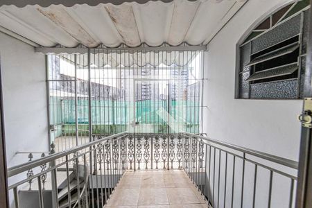 Casa à venda com 290m², 3 quartos e 2 vagas Casa à venda com 290m², 3 quartos e 2 vagasTerraço