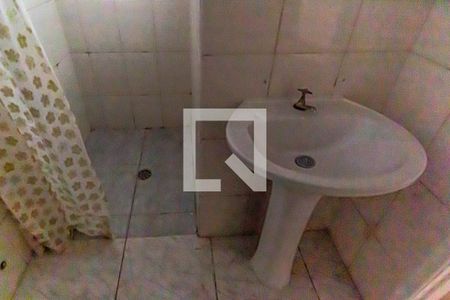 Banheiro de kitnet/studio para alugar com 1 quarto, 40m² em Bela Vista, São Paulo