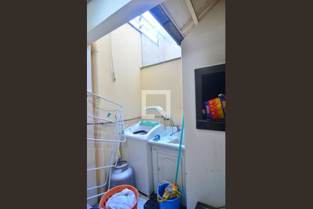 Casa de condomínio à venda com 70m², 2 quartos e 1 vagaÁrea de Serviço