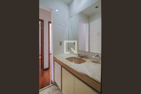 Apartamento para alugar com 170m², 4 quartos e 2 vagasBanheiro Corredor